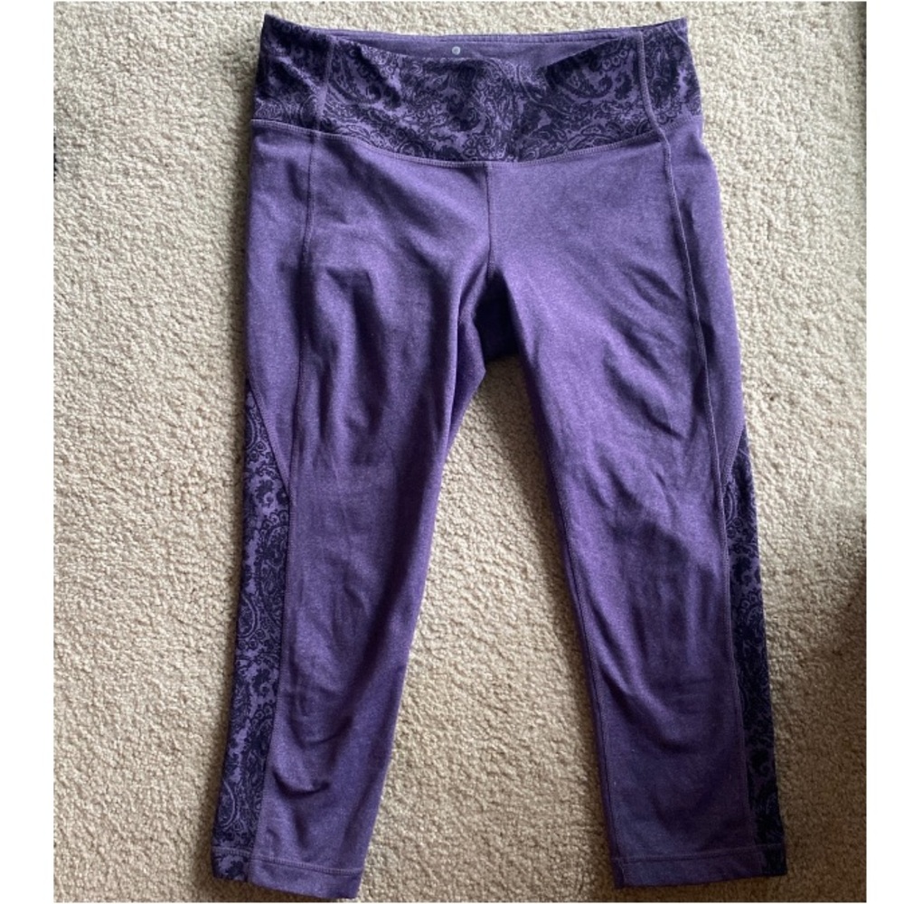 Athleta Women High Rise Stash Your Treasures Capri Leggings. Size: M.